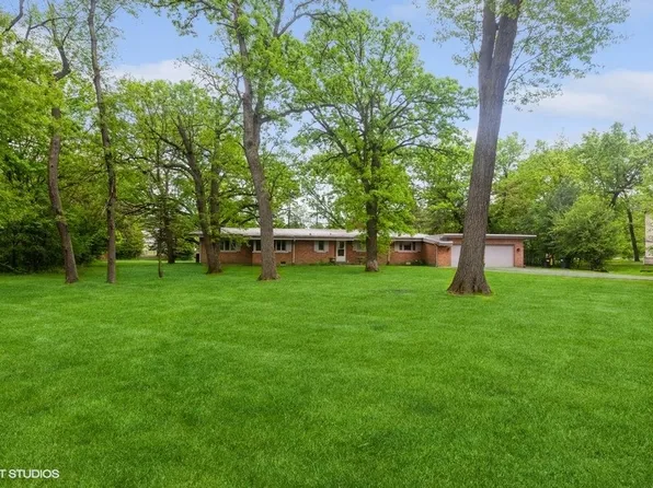 43 Timber Trail Dr, Oak Brook, IL 60523