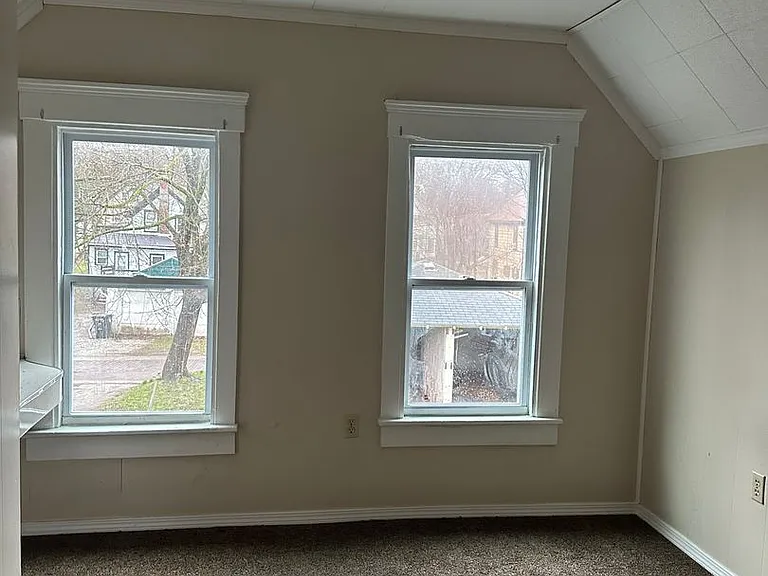 202 Westwood Ave — Photo 11