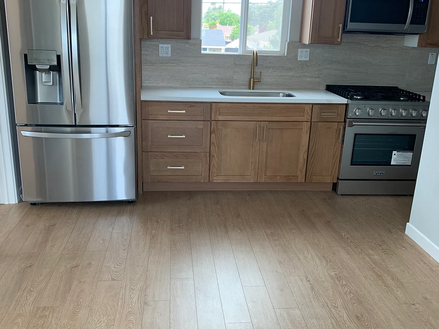 2 bed, 850 sqft, $2,800 — Photo 2