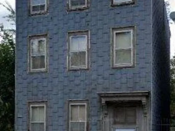 87 W 7th St, South Boston, MA 02127