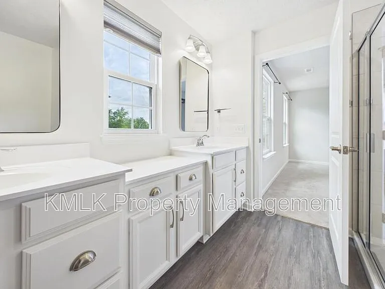 4037 N Steels Cir — Photo 47