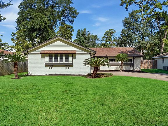 3rd image of 22911 Canyon Lake Dr