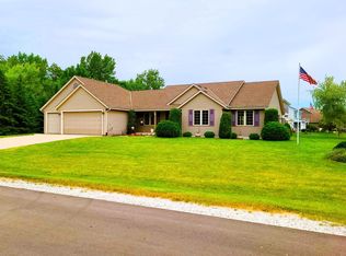 6541 Meadowdale Ln, Racine, WI 53402