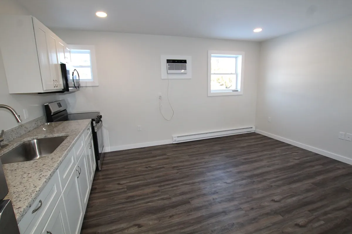 Building Photo - 14311 Route 9W #4