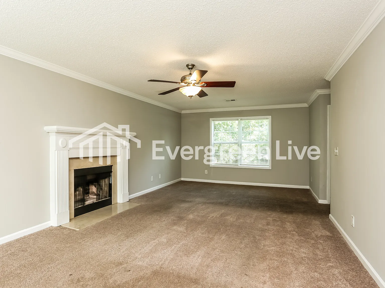 4 bed, 2.5 bath, 1969 sqft, $2,095 — Photo 3