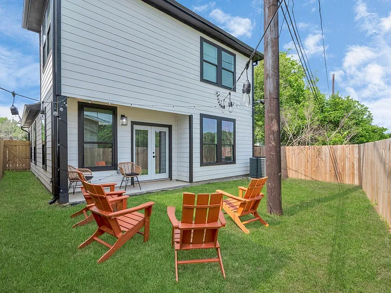 3127 Bolt St — Photo 32