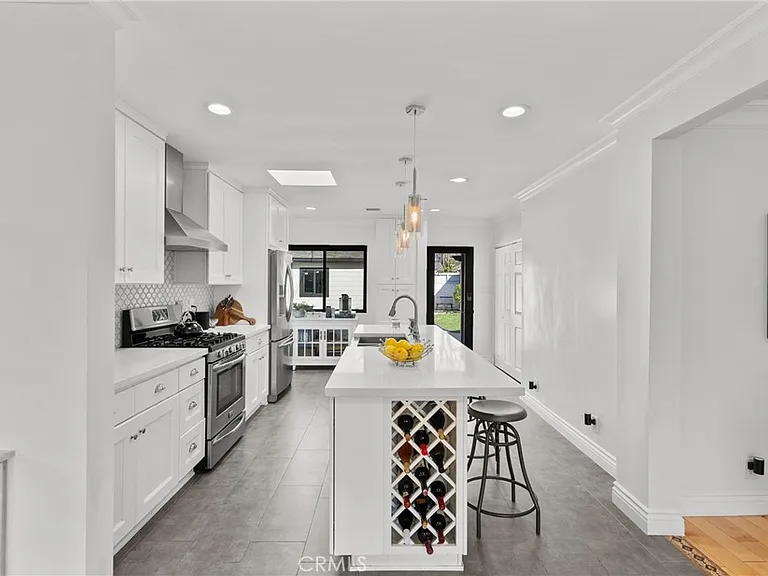 5810 Ranchito Ave — Photo 13