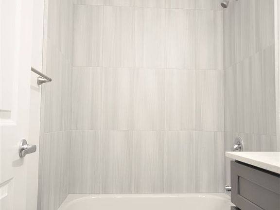 3rd image of 411 Harvard Ave E #1