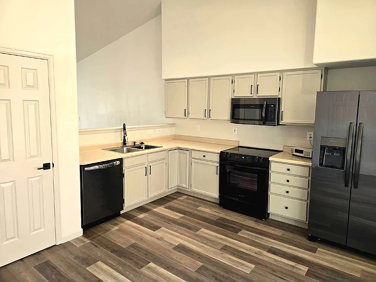 6425 Gilmore Grv — Photo 13