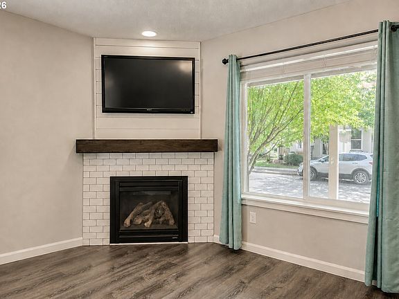 4th image of 1106 SE 6th St