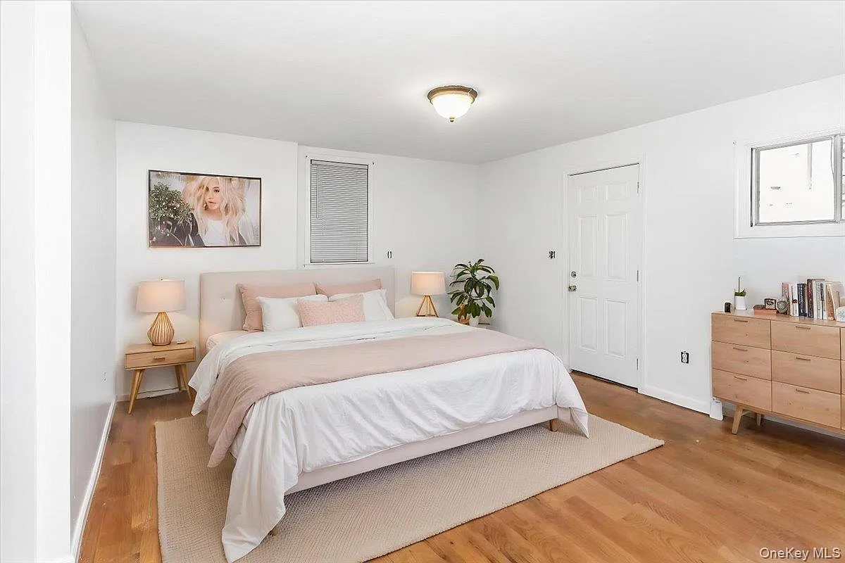 2 bed, 1.0 bath, 800 sqft, $2,950 — Photo 3