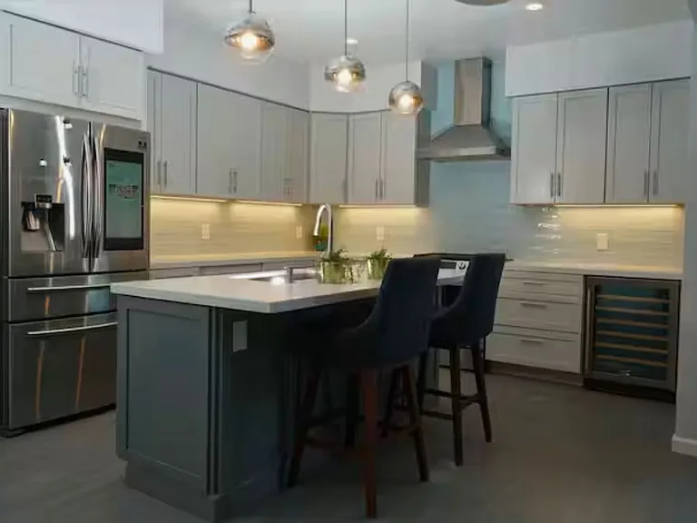 4034 Riviera Dr — Photo 16