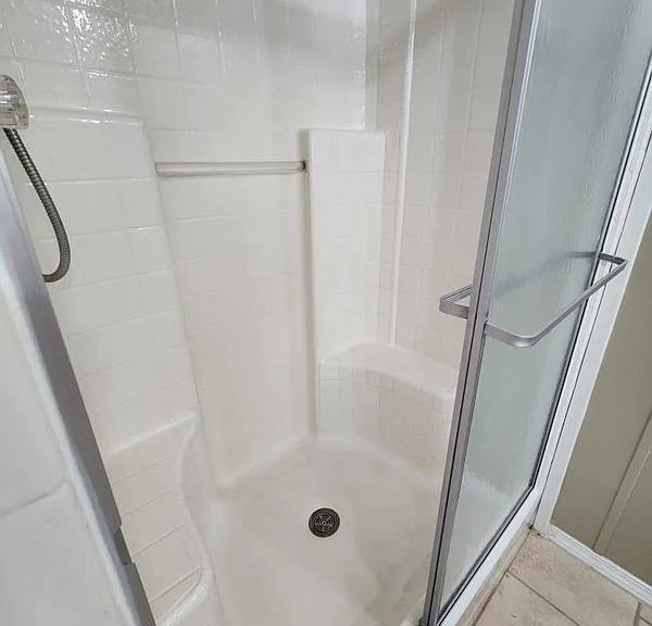 922 Ashwood St — Photo 36