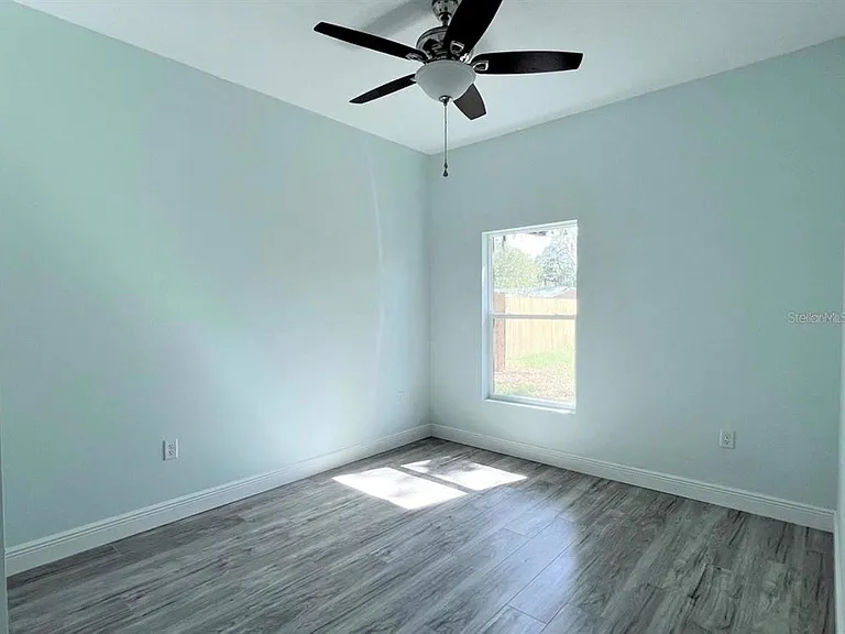 1418 N Orange St — Photo 8