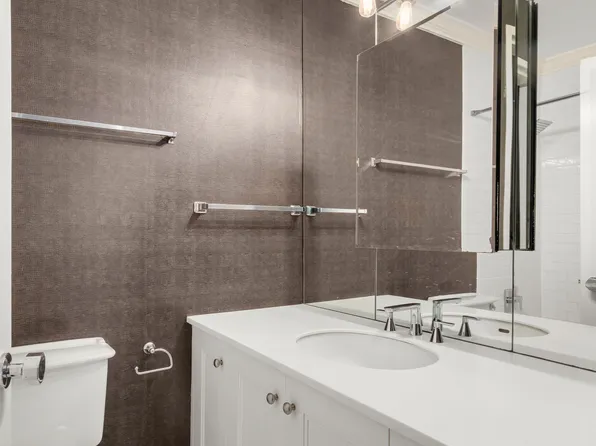 303 East 57th Street image 8 of 13