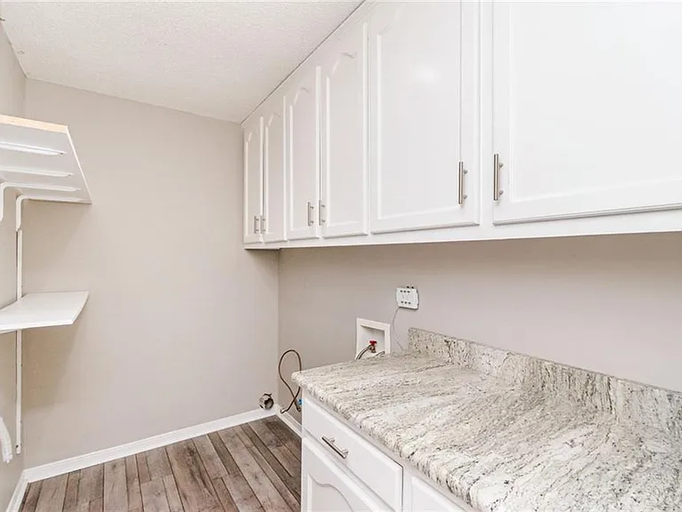 7490 Quency Dr — Photo 26