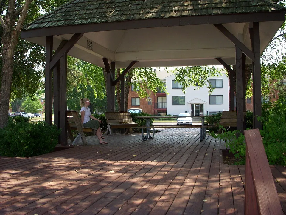 Building Photo 4