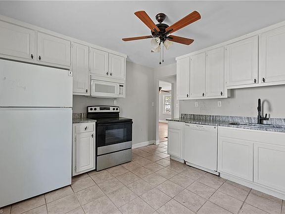 3rd image of 204 W Brower Ave
