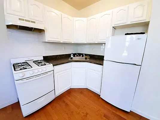 Rented by Brooklyn Property Group LLC | media 6