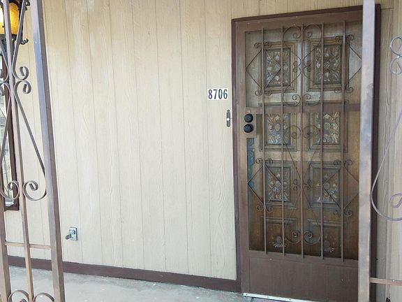3rd image of 8706 Roseway Dr