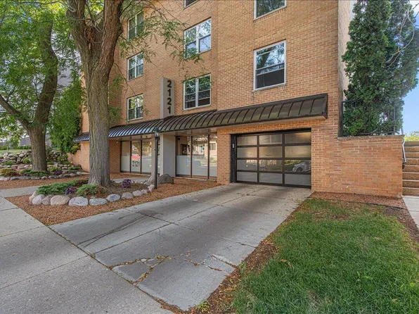2121 N Cambridge AVENUE #302, Milwaukee, WI 53202