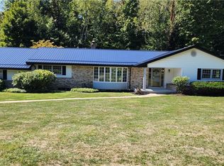1363 Country Club Dr, Youngstown, OH 44505