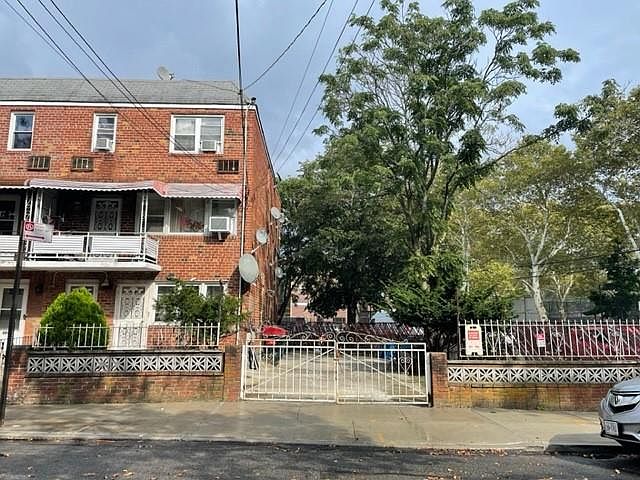 2nd image of 683 E 59th St