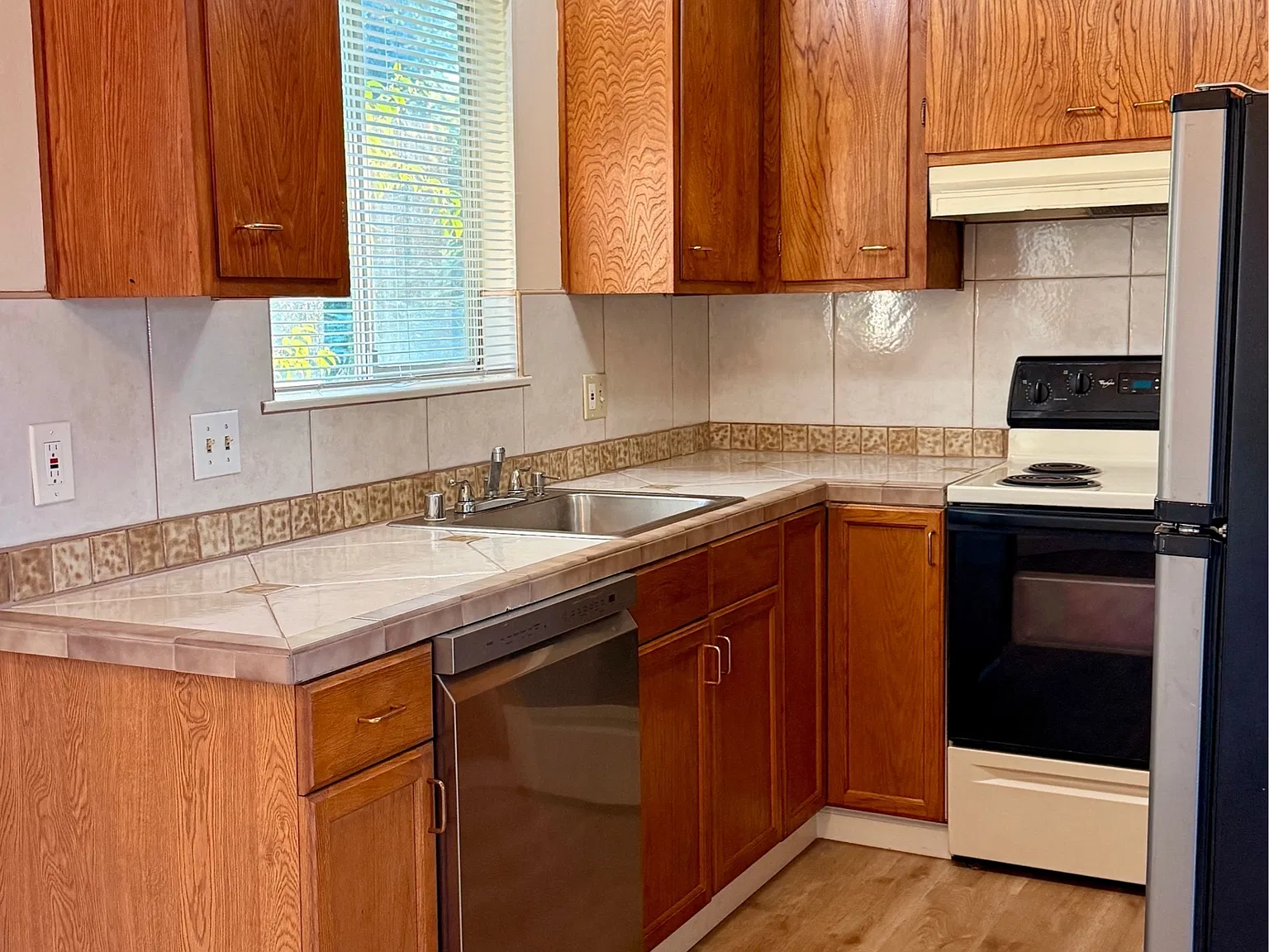 5715 Almaden Road - 3 — Photo 3