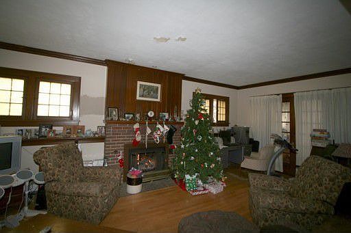3rd image of 1137 Michigan Ave