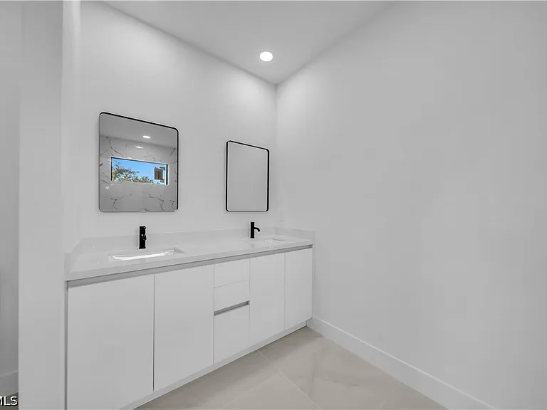 2509 50th St W — Photo 24