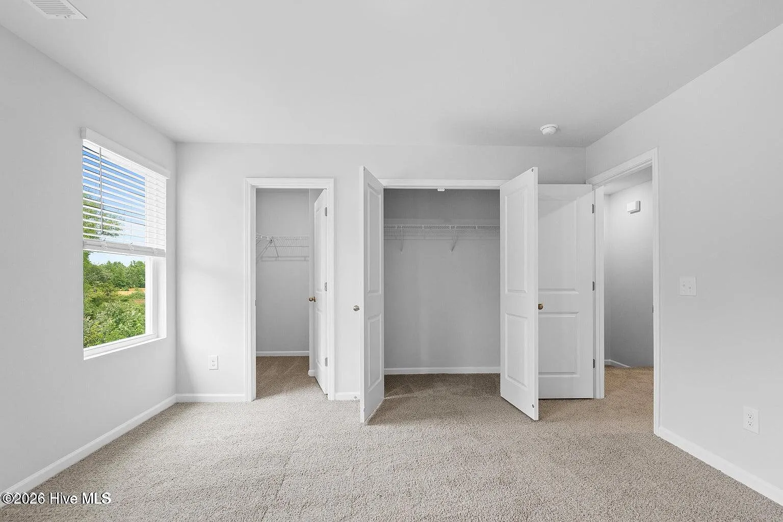 3 bed, 2.5 bath, 1373 sqft, $1,850 — Photo 4