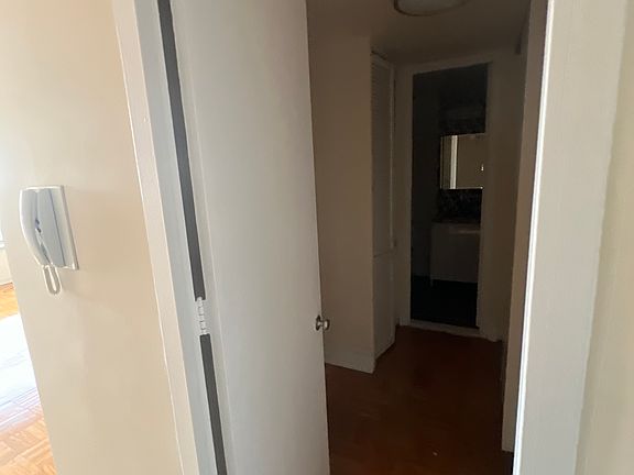 4th image of 6700 192nd St Floor 18