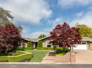 1011 Del Rio Way, Moraga, CA 94556