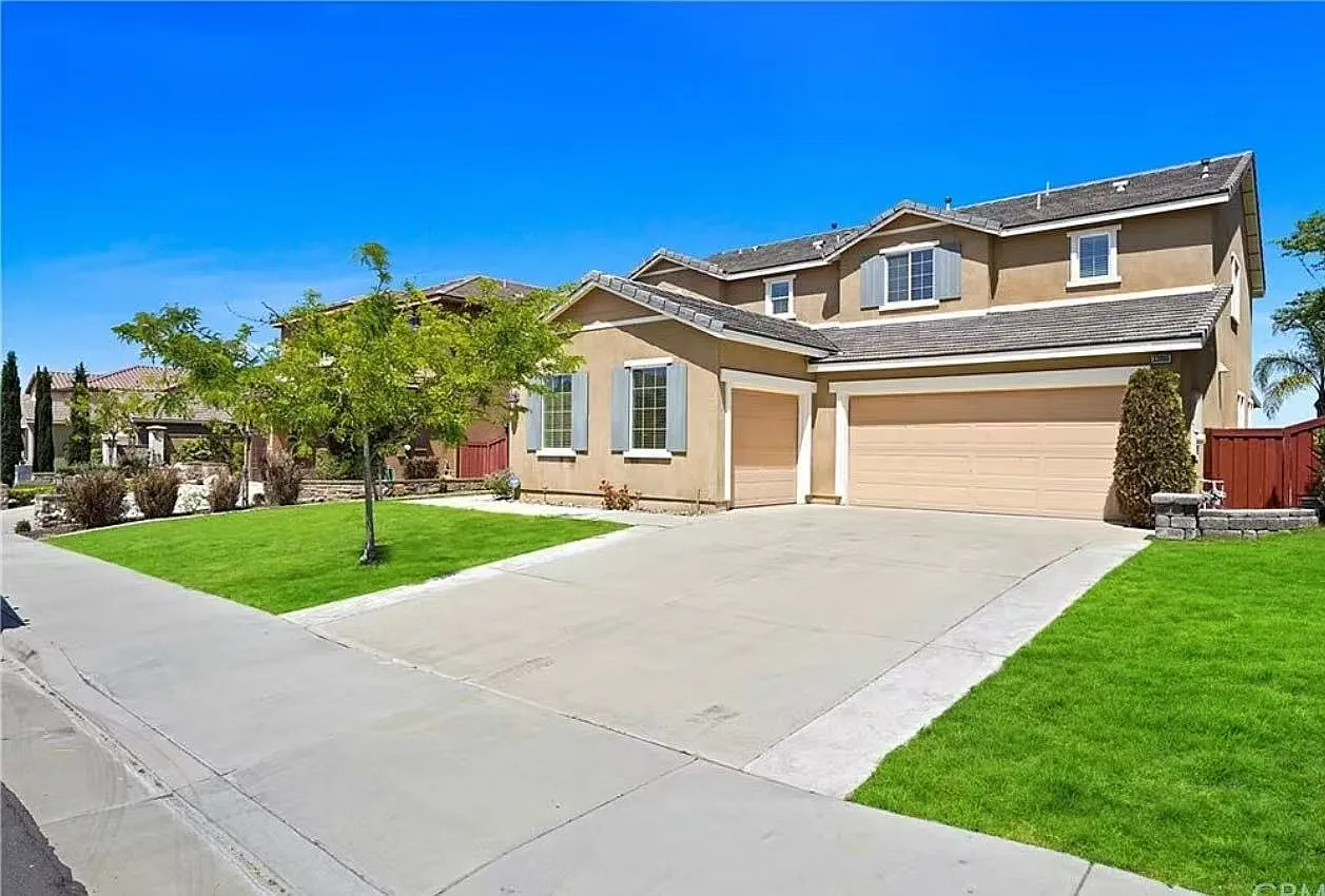 5 bed, 3.5 bath, 3302 sqft, $4,750 — Photo 1