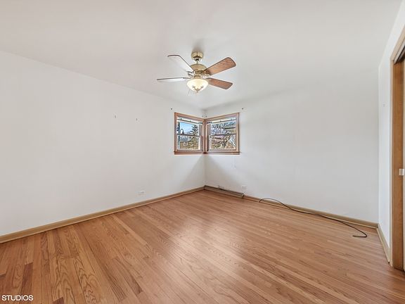 4th image of 402 E 31st St