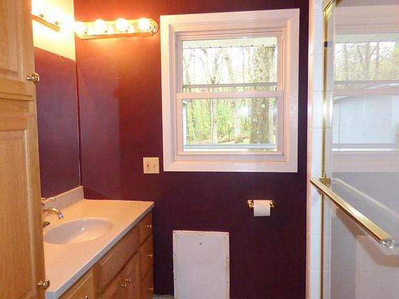 5th image of 52885 Lakeview Dr