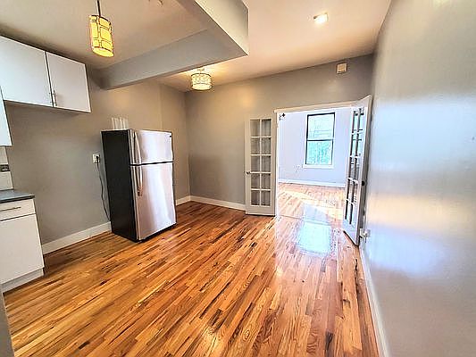 3rd image of 1152 Dekalb Ave #E