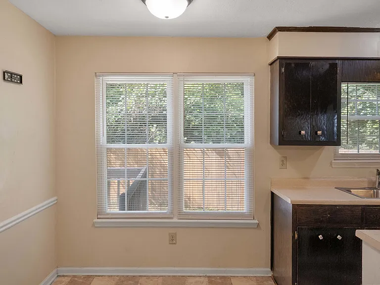 715 Cool Brook Ct — Photo 9