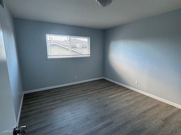5th image of 1077 Topaz Ave #15