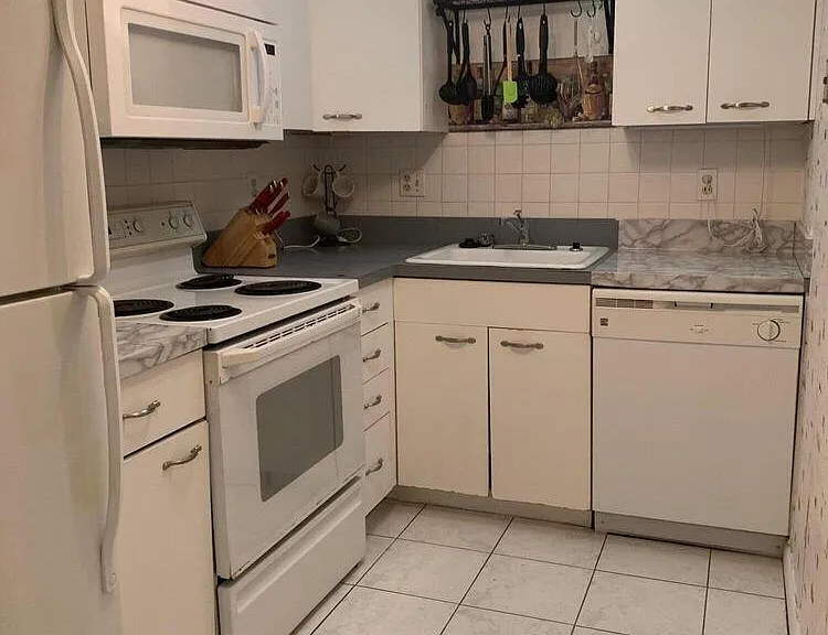 644 NW 13th St #35 — Photo 3