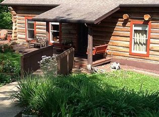 823 Eshelman Dr, Akron, PA 17501