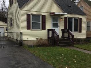 2142 Riverside Dr NE, Grand Rapids, MI 49505