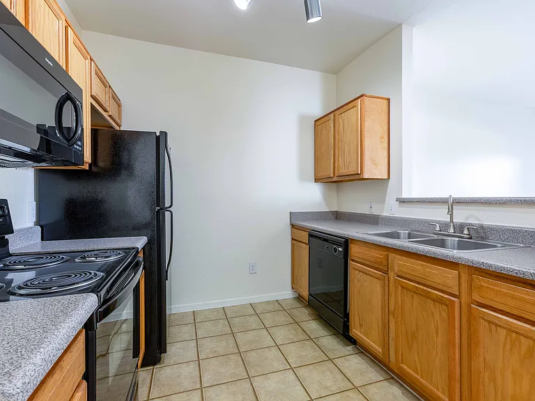 CentrePoint Apartment Homes — Photo 17