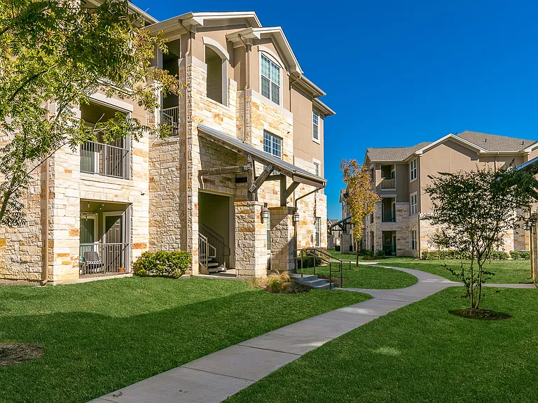 Dry Creek Ranch Apartments — Photo 16