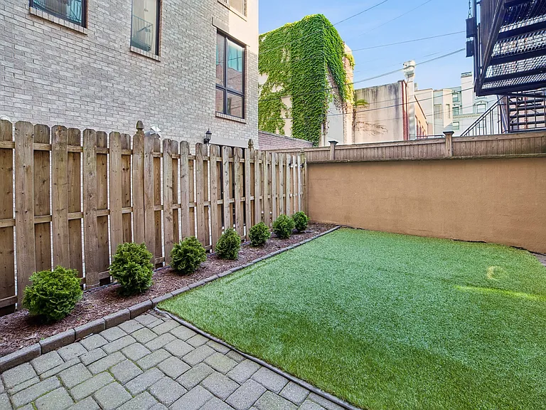 522 Hudson St #1 — Photo 16