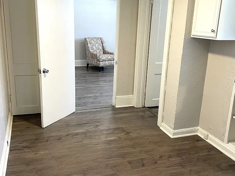 1576 Portland Apartments — Photo 20