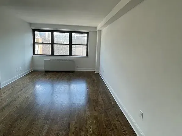 401 East 88th Street image 3 of 9