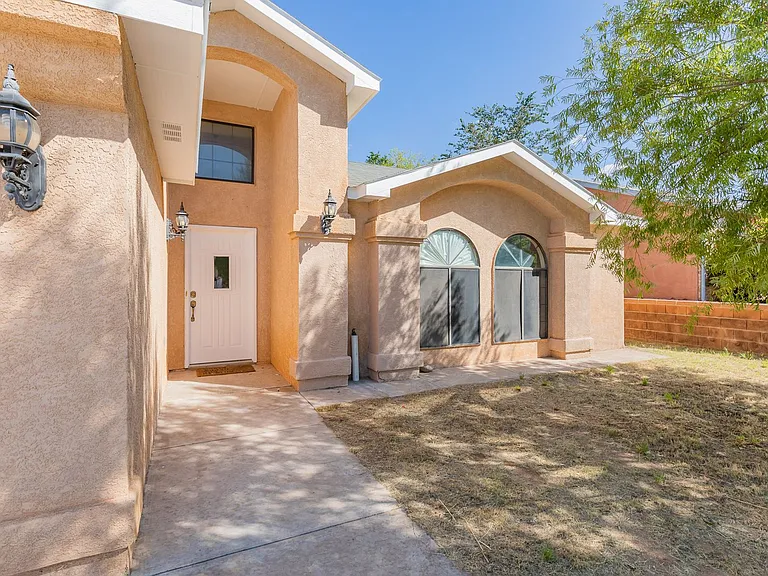 701 Venus Ave — Photo 2