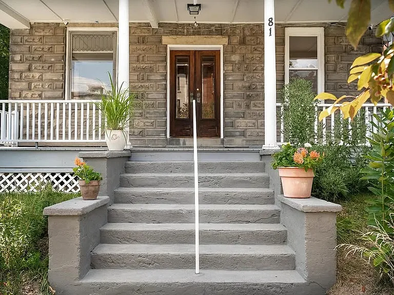 81 Wh Liberty St — Photo 1