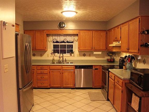 4th image of 373 Applecreek Ct